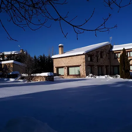 La Casona De * Requijada