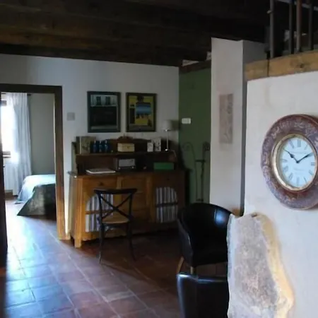 La Casona De Requijada